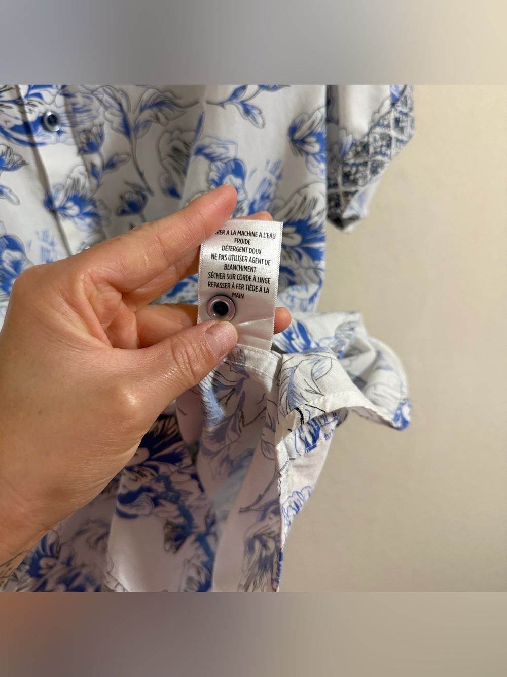 Robert Graham Spencerville Floral Shirt M White‎ Blue Flower Cotton Short Sleeve - Picture 8 of 10